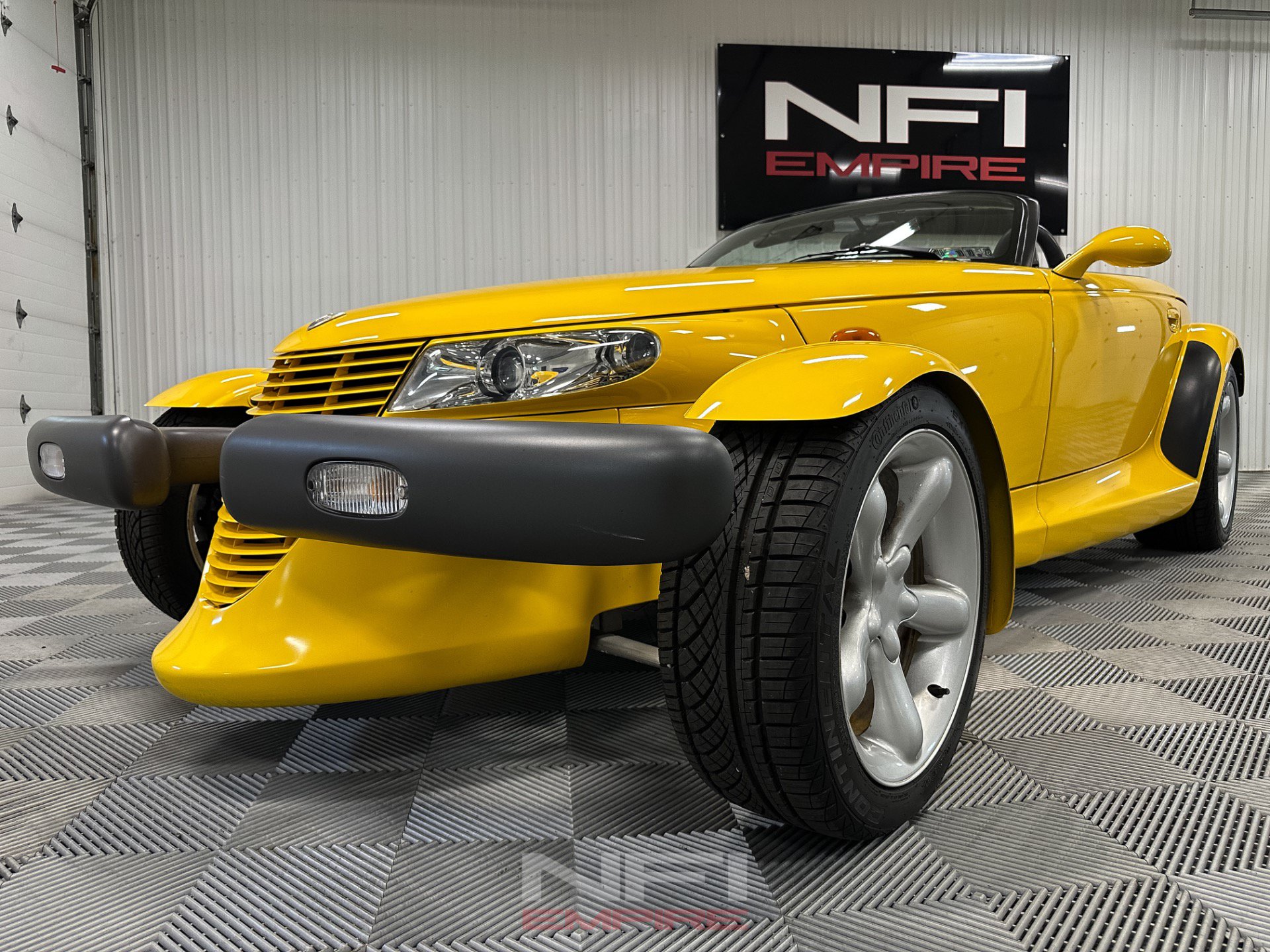Used 1999 Plymouth Prowler RWD image 22