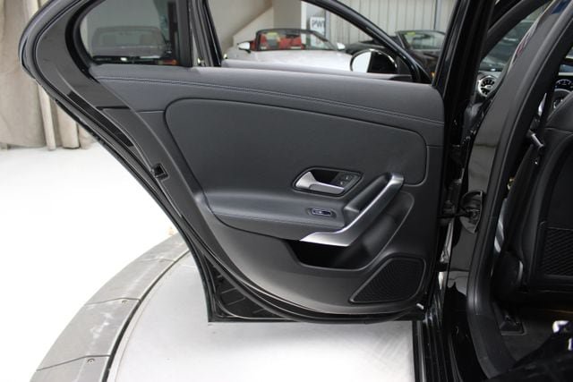 Used 2021 Mercedes-Benz A 220 image 33