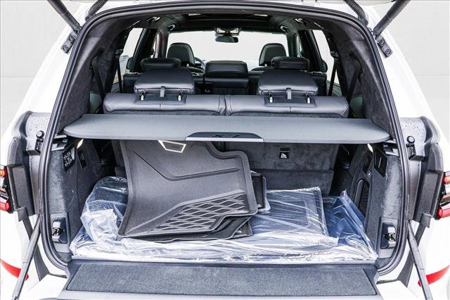 Used 2025 BMW X7 M60i w/ Executive Package image 24