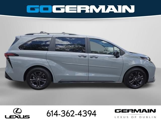 Used 2025 Toyota Sienna XSE w/ XSE Plus Package AWD/4WD image 7