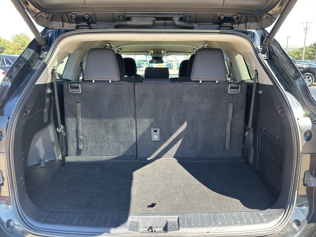 Used 2024 Toyota Highlander LE image 10