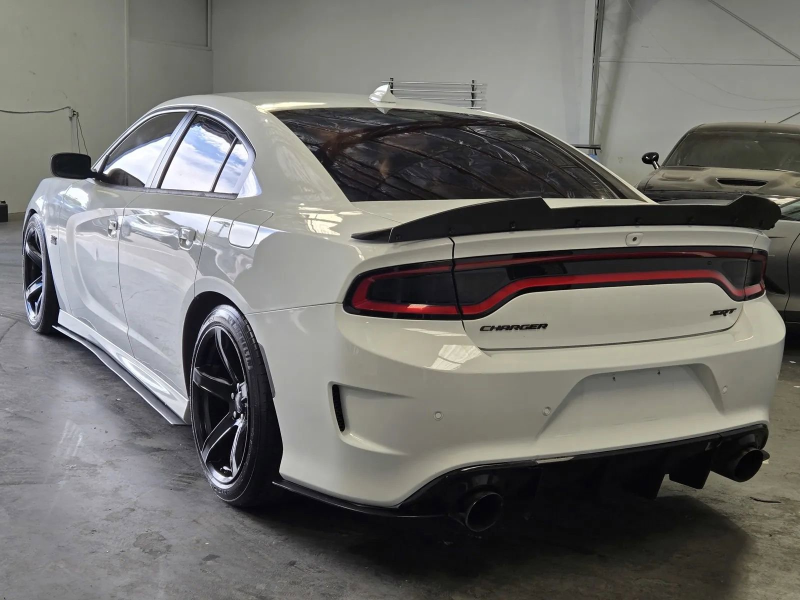 Used 2018 Dodge Charger SRT RWD image 2