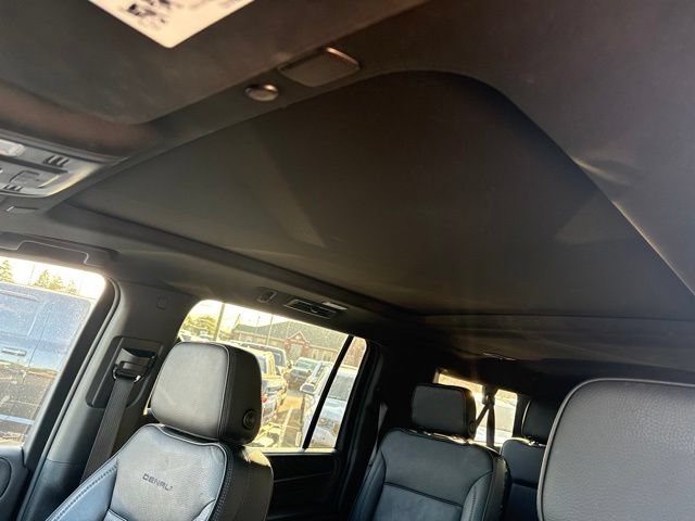 Used 2023 GMC Yukon XL Denali AWD/4WD image 12