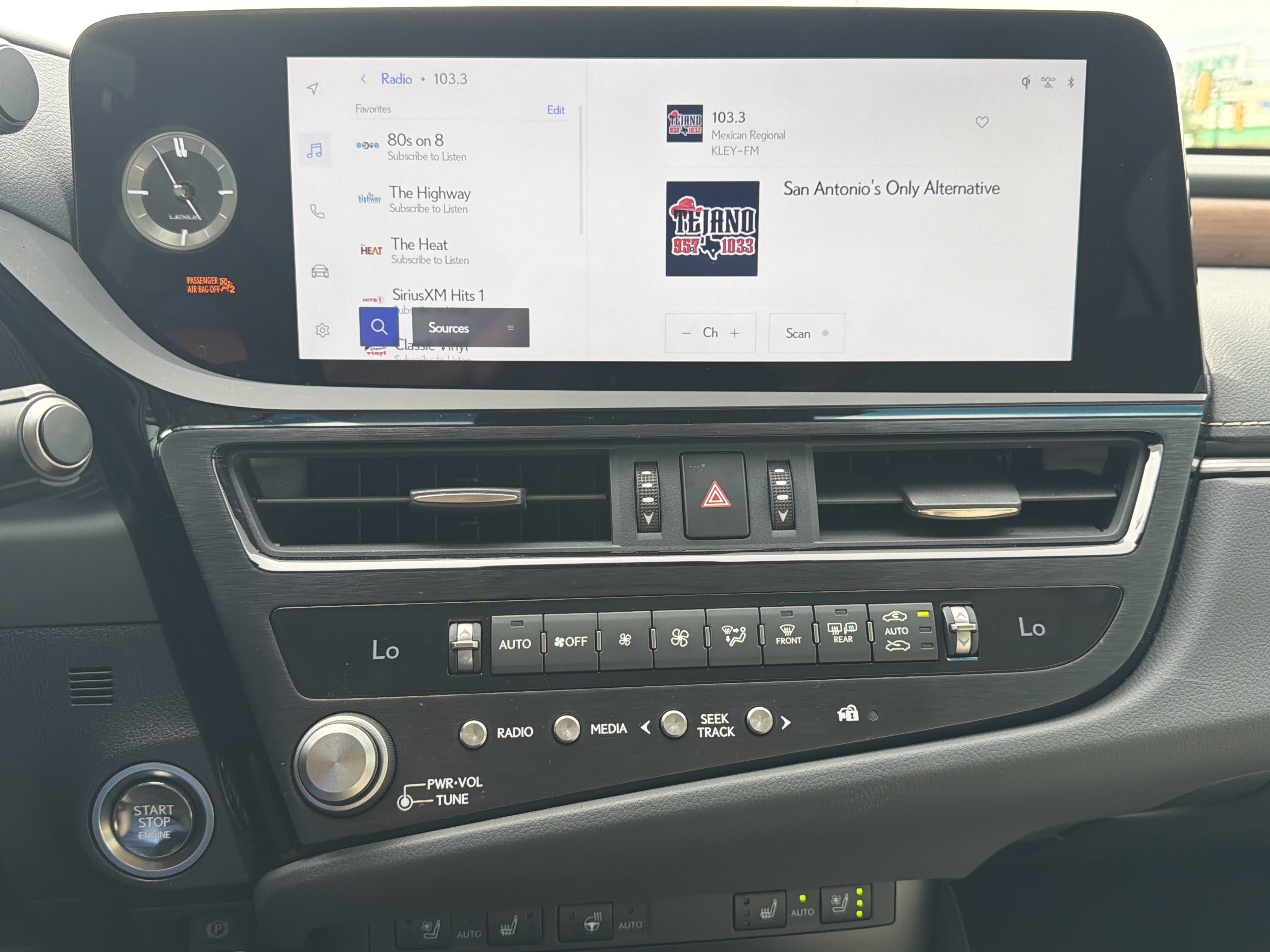 Used 2025 Lexus ES 350 w/ Premium Package FWD image 18