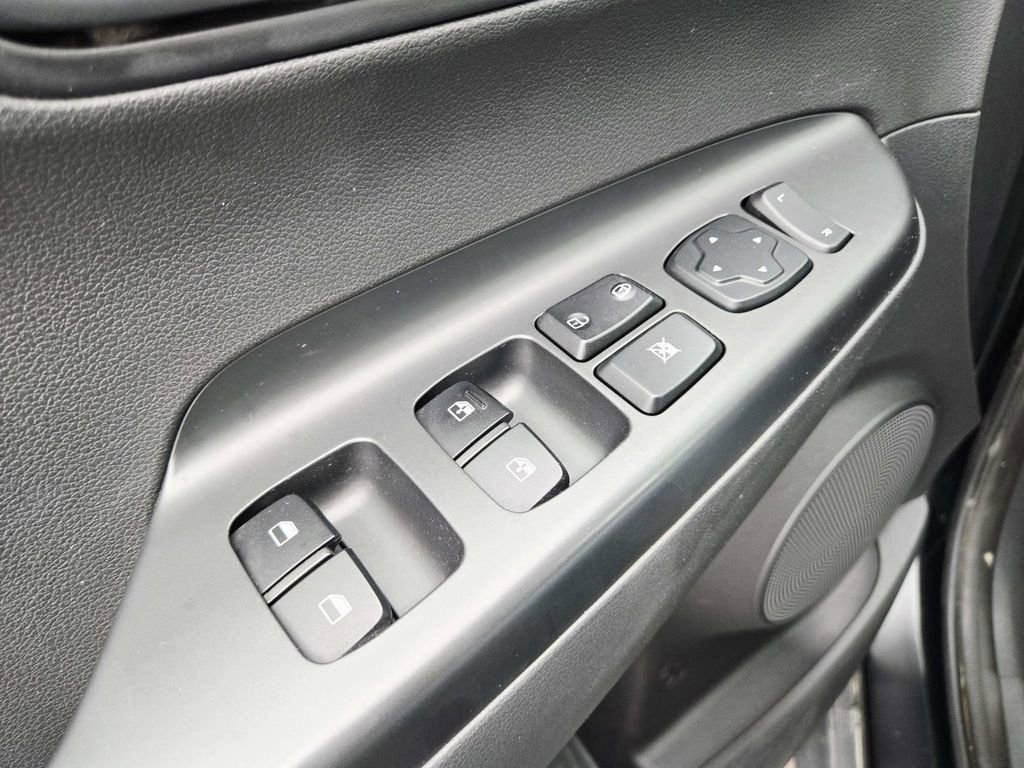 Used 2023 Hyundai Kona SEL image 32