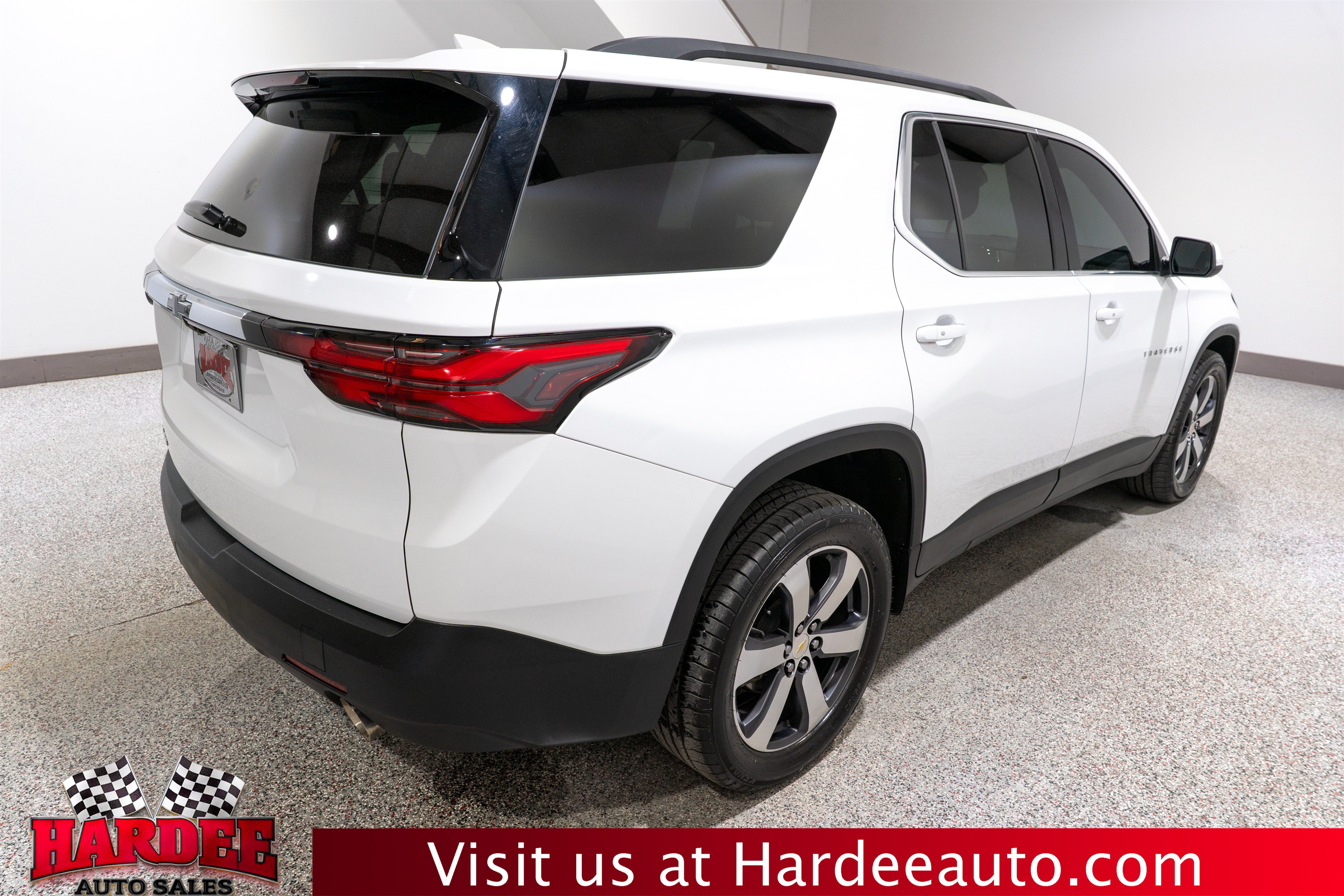 Used 2023 Chevrolet Traverse LT w/ LT Premium Package AWD/4WD image 5