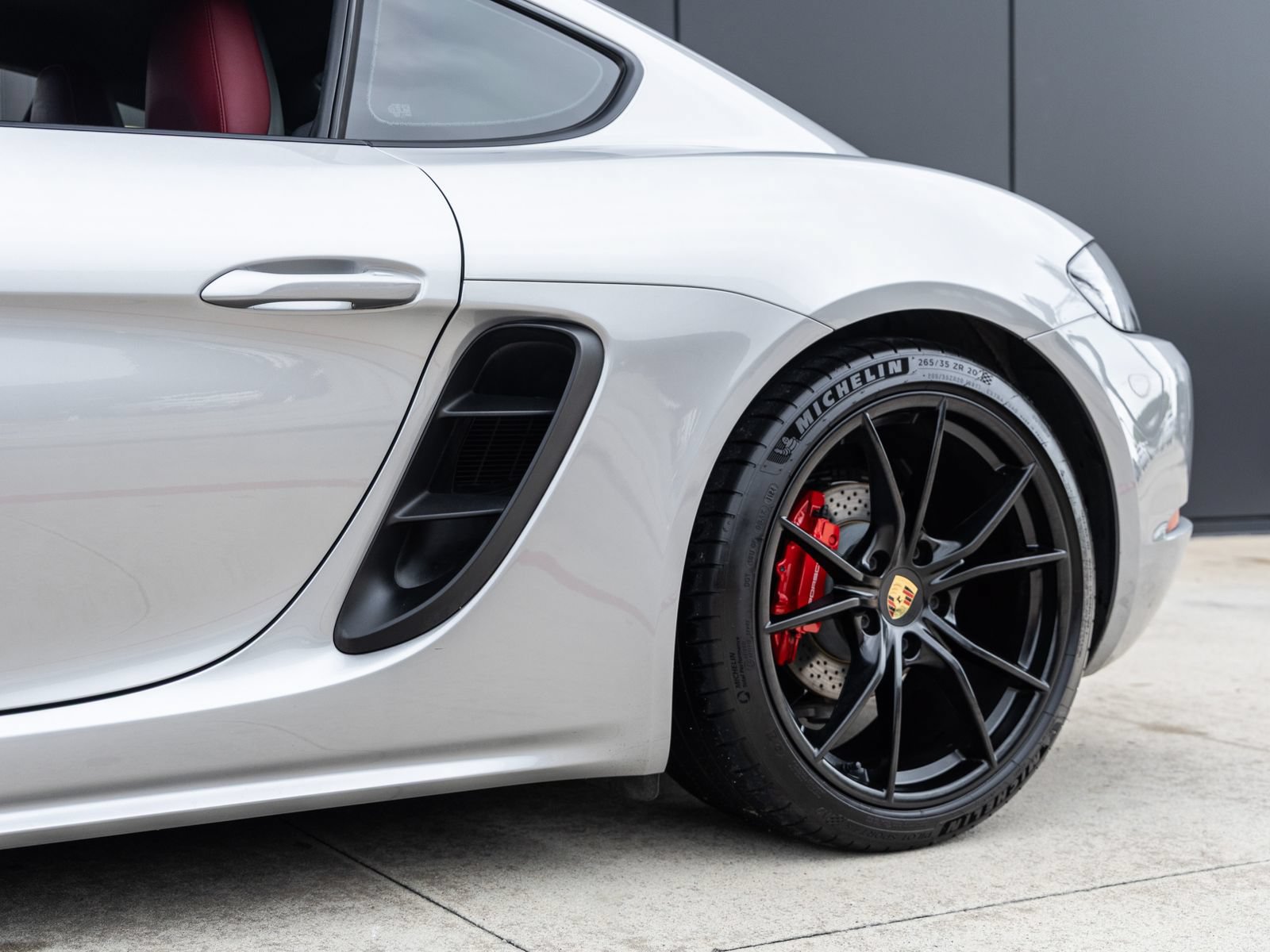 Certified 2018 Porsche 718 Cayman GTS RWD image 16