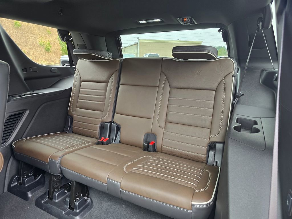 Certified 2025 GMC Yukon Denali Ultimate image 12