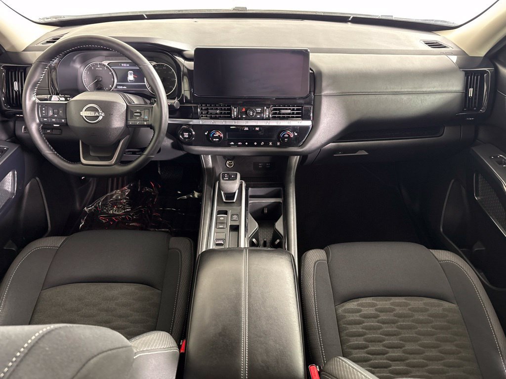 Certified 2026 Nissan Pathfinder SV FWD image 14