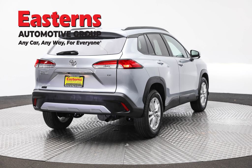 Used 2024 Toyota Corolla Cross LE image 5