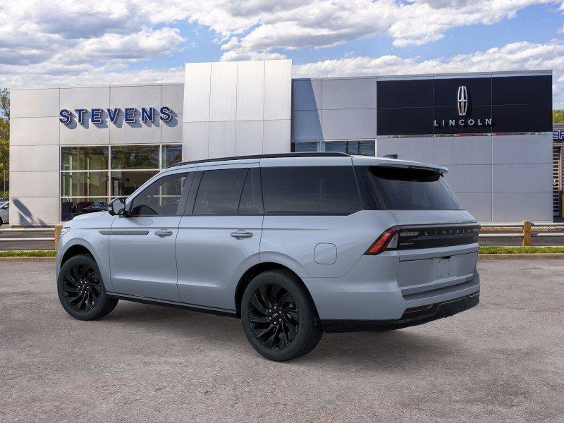 New 2026 Lincoln Navigator Reserve w/ Jet Appearance Package AWD/4WD image 5