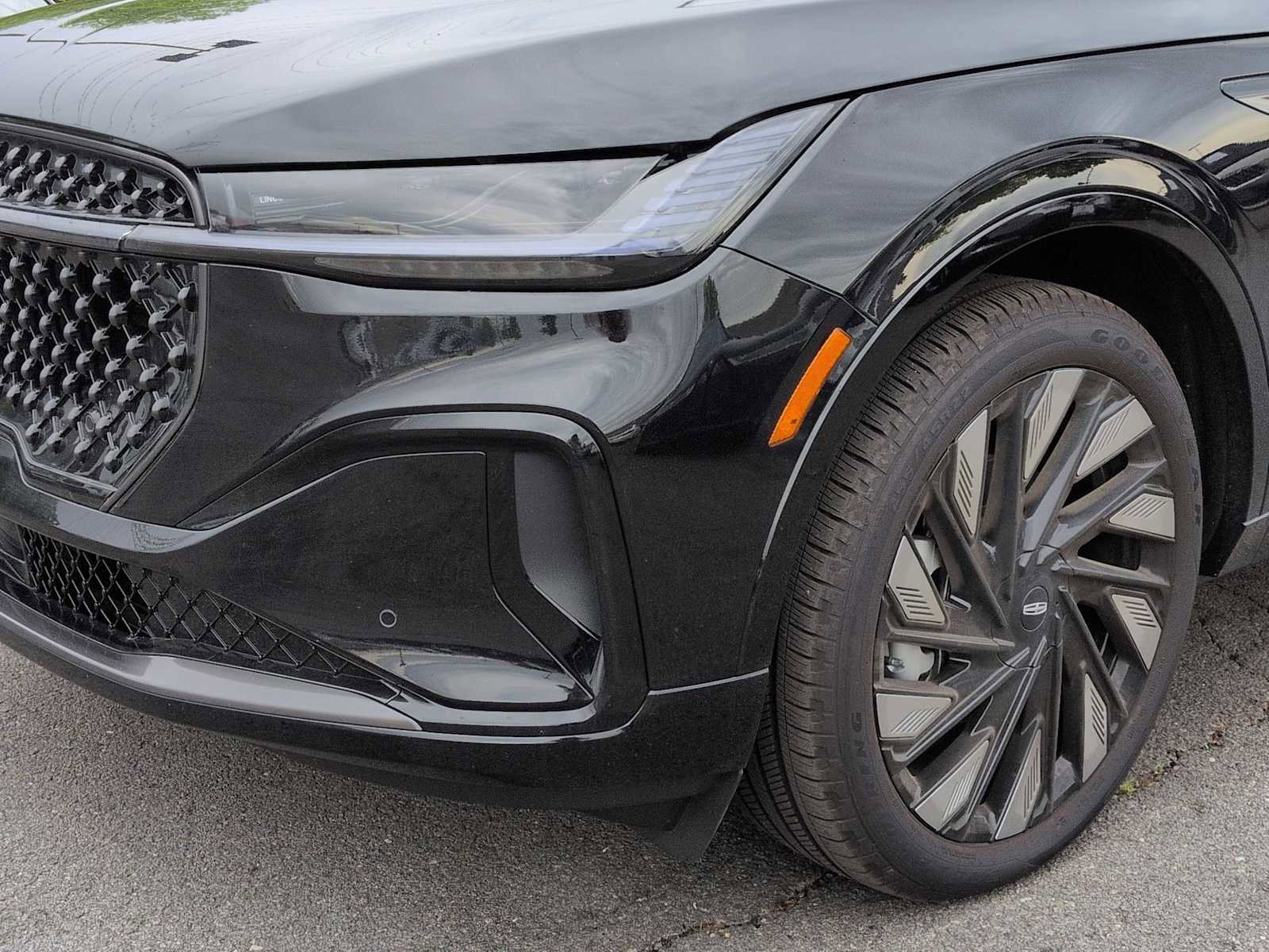 Used 2026 Lincoln Nautilus Reserve w/ Jet Appearance Package AWD/4WD image 11