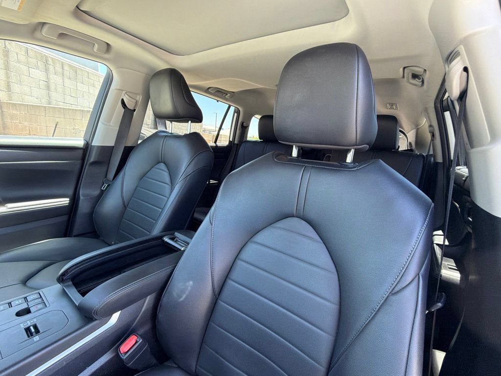 Certified 2025 Toyota Highlander XLE AWD/4WD image 24