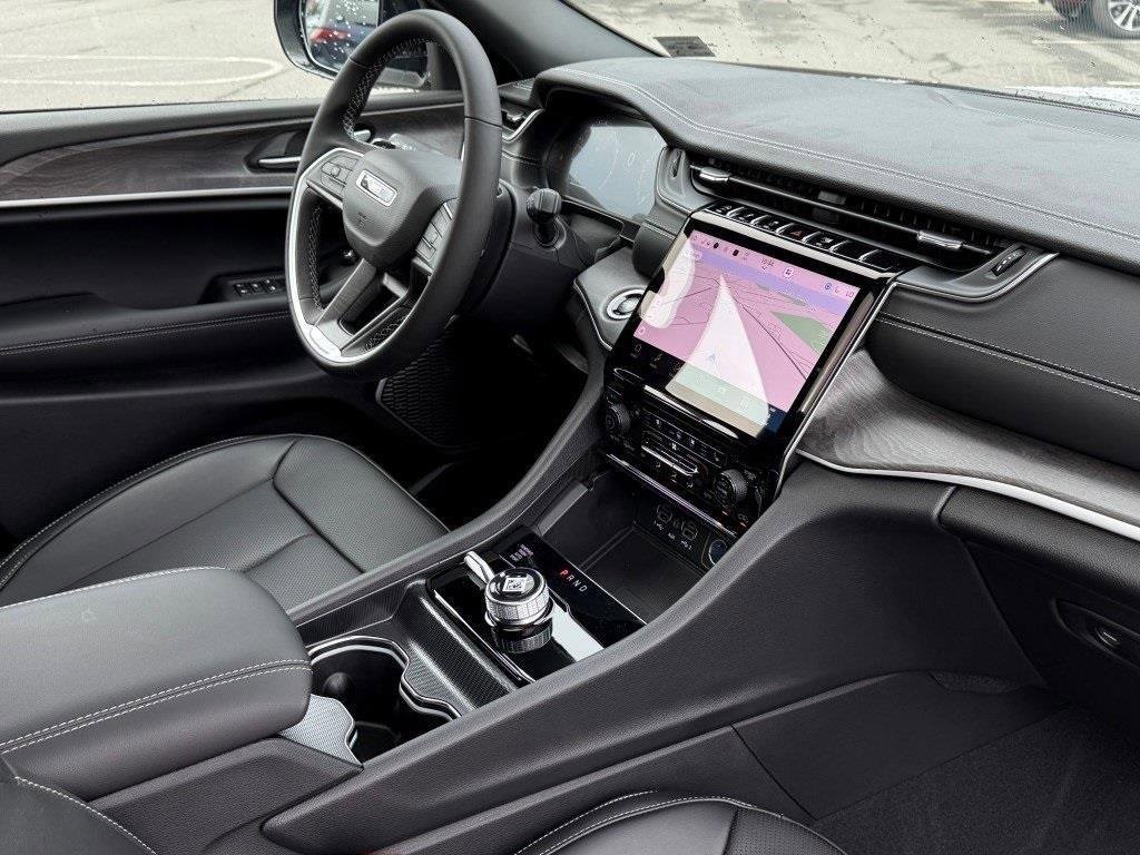 New 2025 Jeep Grand Cherokee L Limited w/ Luxury Tech Group II image 8