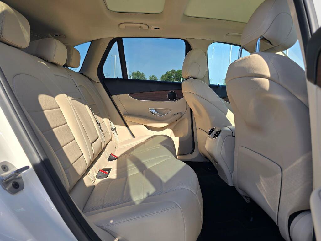 Used 2022 Mercedes-Benz GLC 300 4MATIC image 23