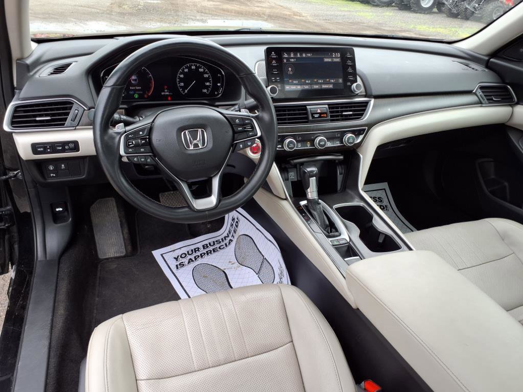 Used 2018 Honda Accord Touring image 16