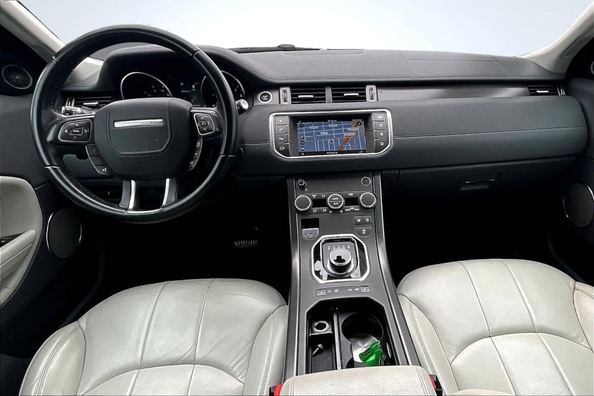 Used 2018 Land Rover Range Rover Evoque SE AWD/4WD image 16