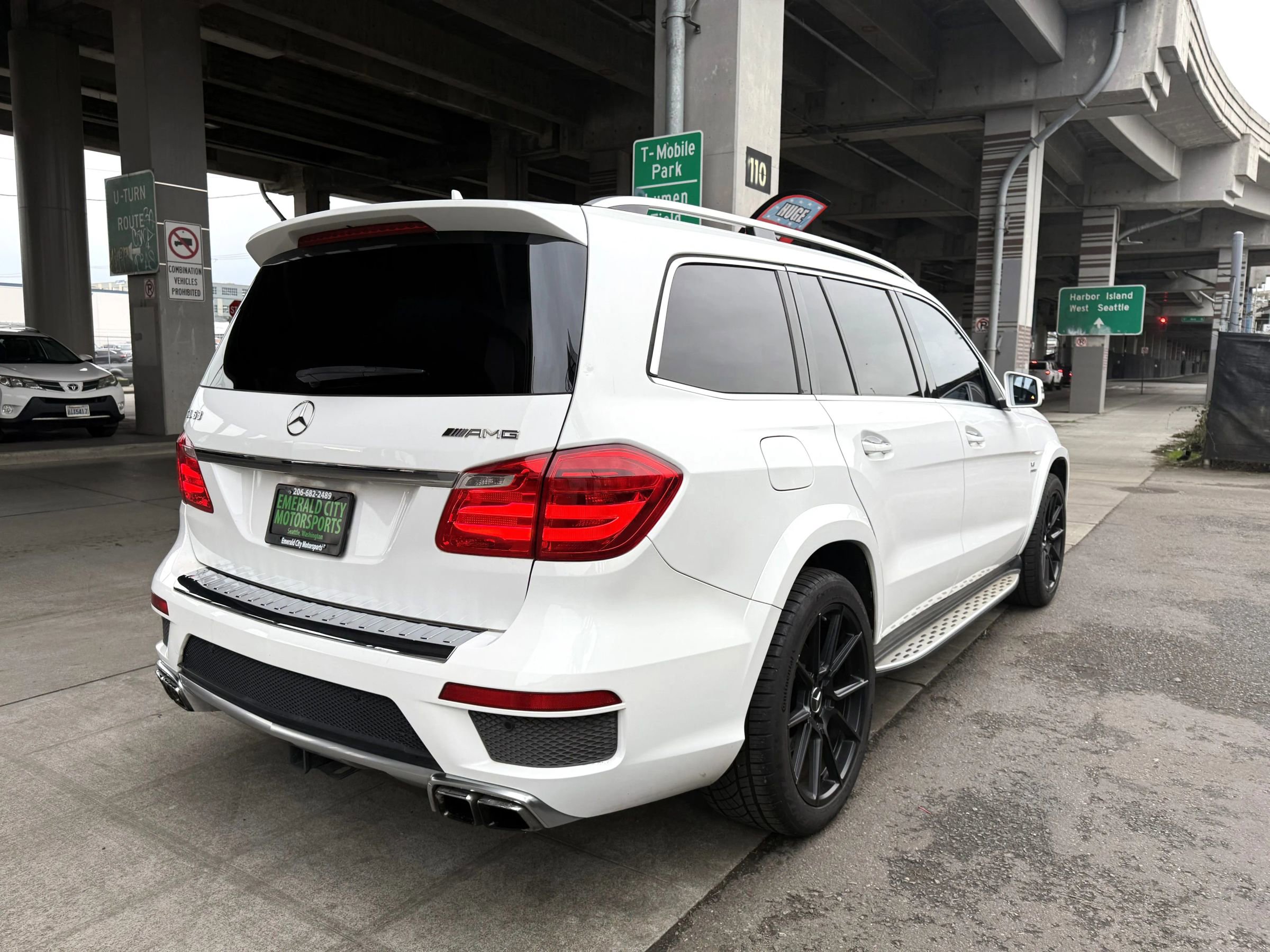 Used 2016 Mercedes-Benz GL 63 AMG 4MATIC image 5