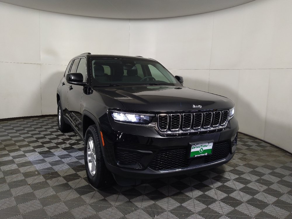 Used 2023 Jeep Grand Cherokee Laredo AWD/4WD image 14