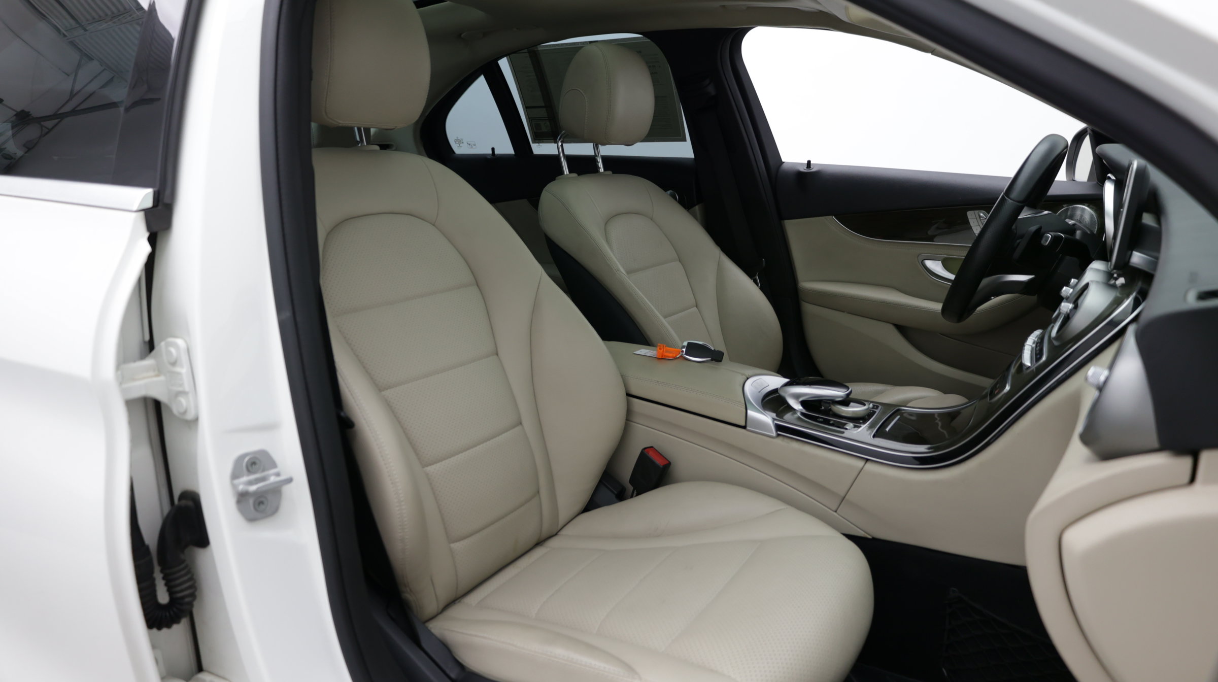 Used 2015 Mercedes-Benz C 300 4MATIC Sedan image 36