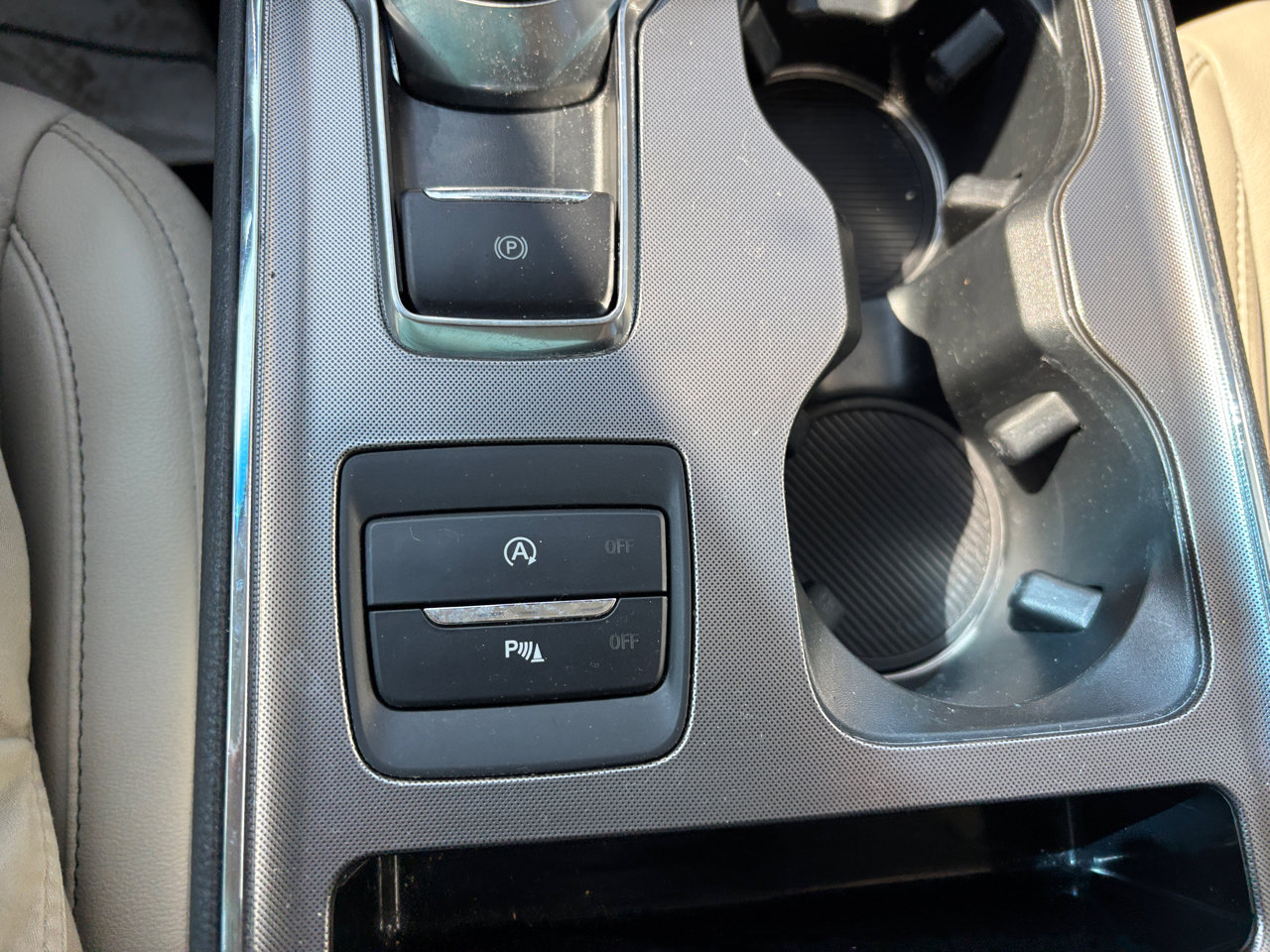 Used 2022 Ford Edge Titanium image 25