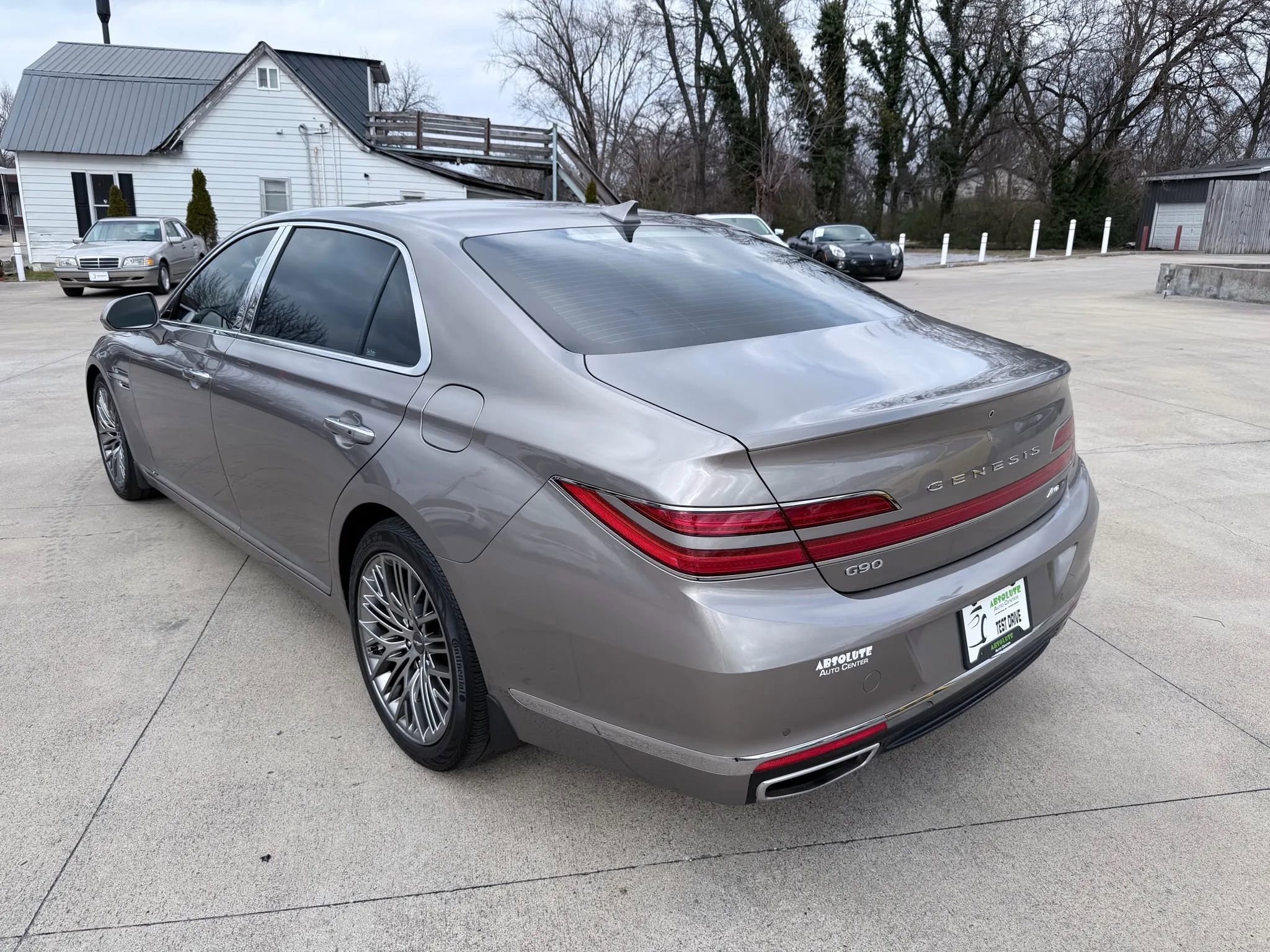 Used 2021 Genesis G90 5.0 Ultimate image 4