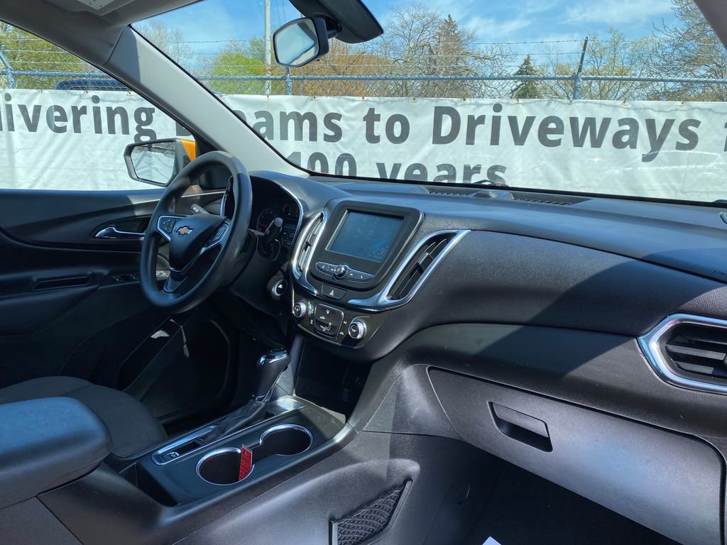 Used 2018 Chevrolet Equinox LT FWD image 17