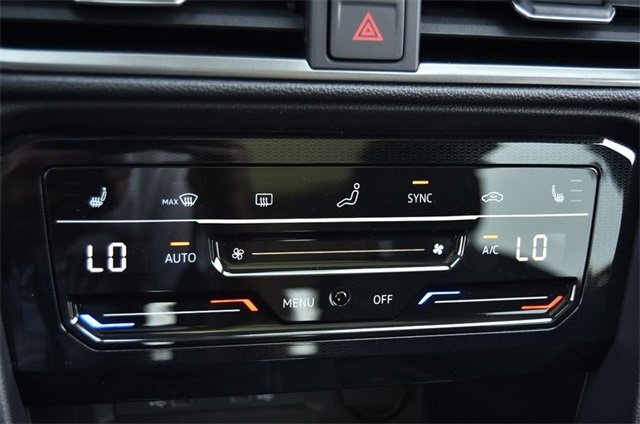 New 2025 Volkswagen Taos SE image 14