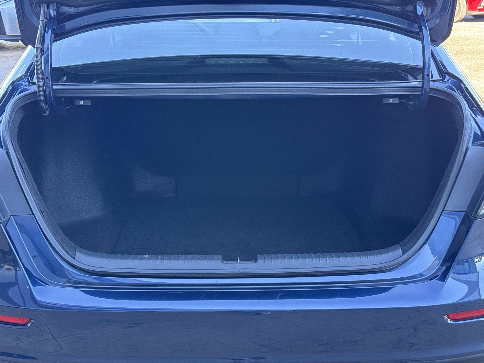 Used 2023 Honda Accord EX image 5