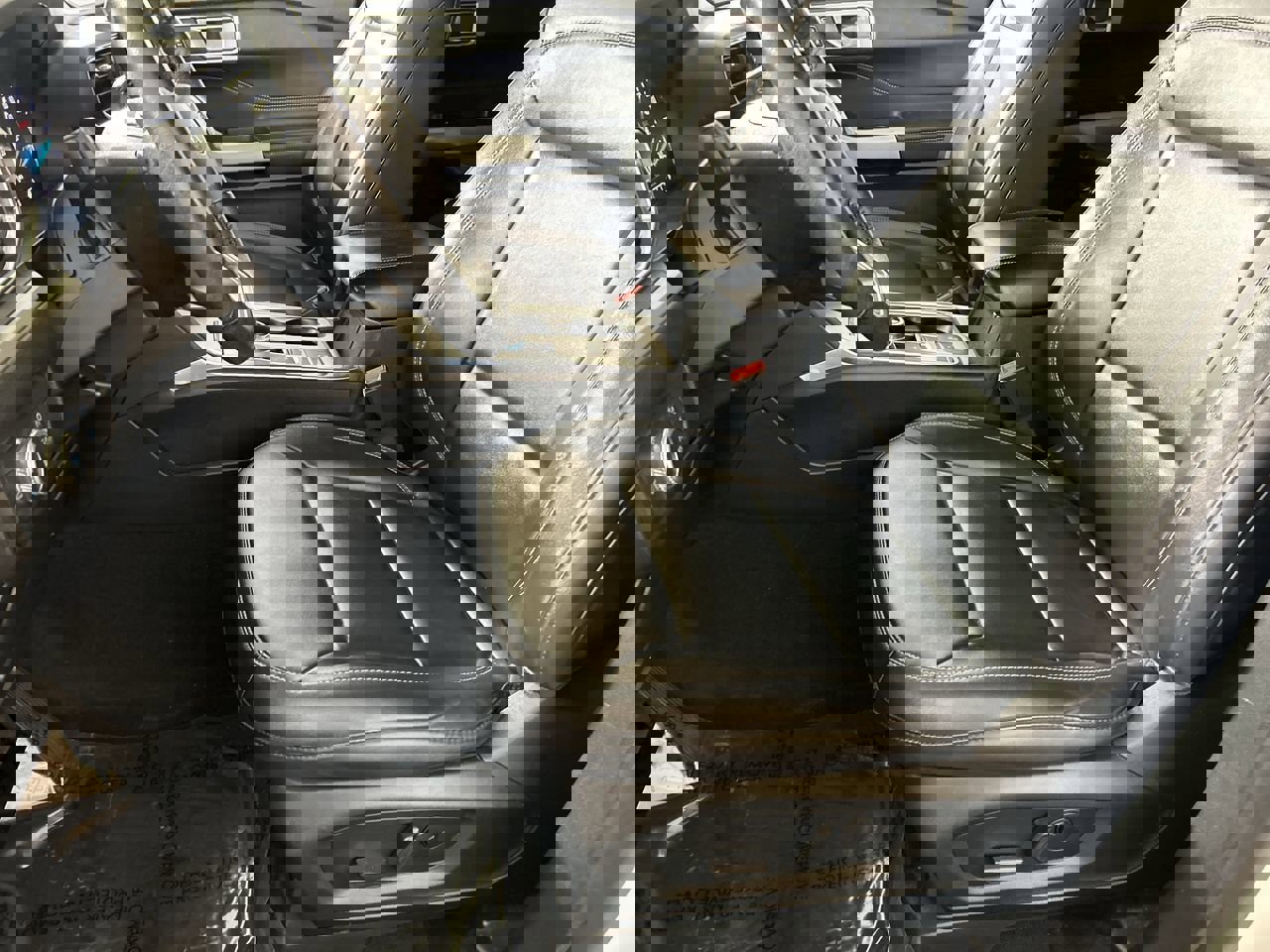 Used 2022 Ford Explorer XLT w/ Equipment Group 202A image 21