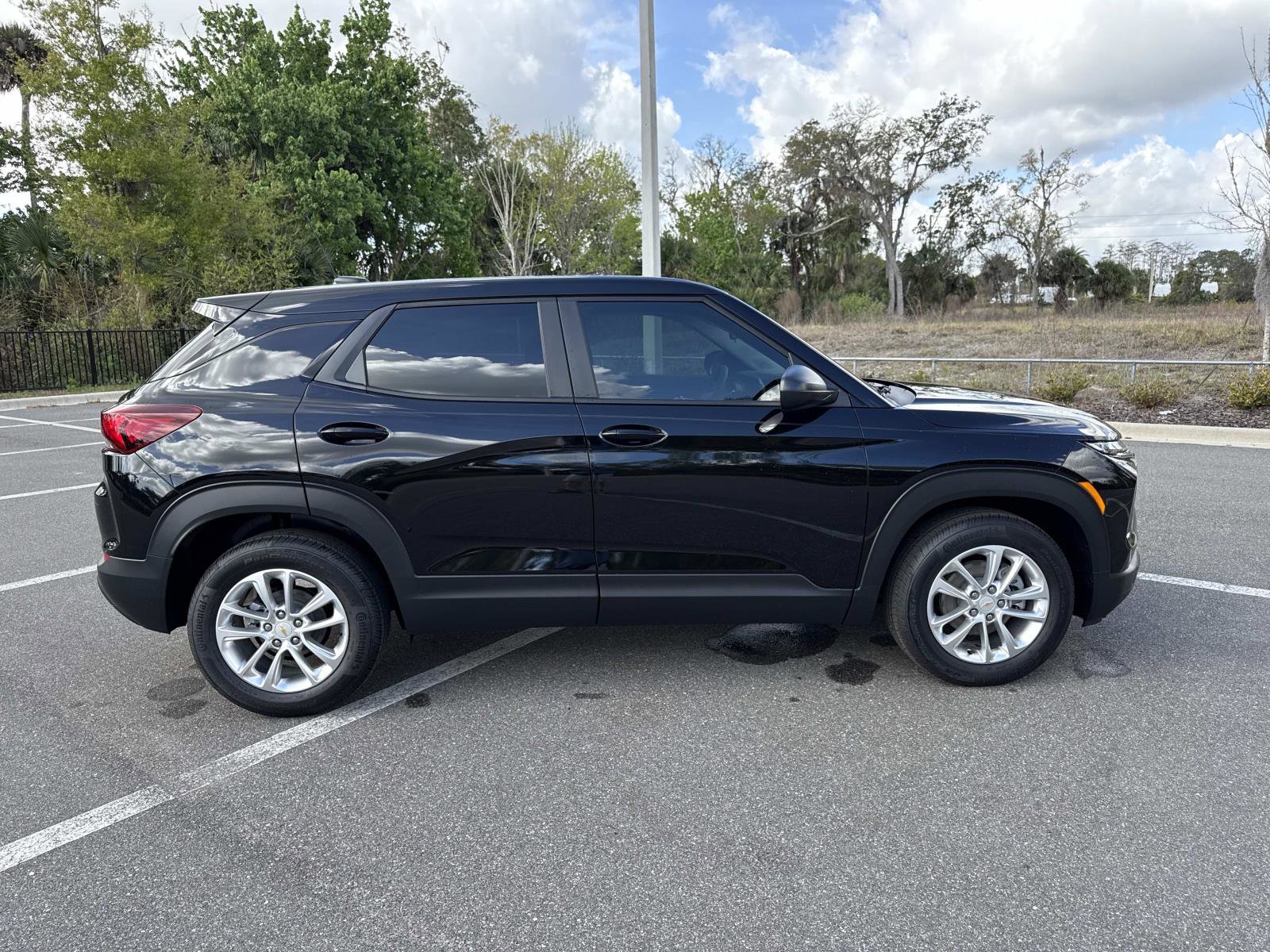 Used 2026 Chevrolet TrailBlazer LS w/ LS Confidence Package image 2