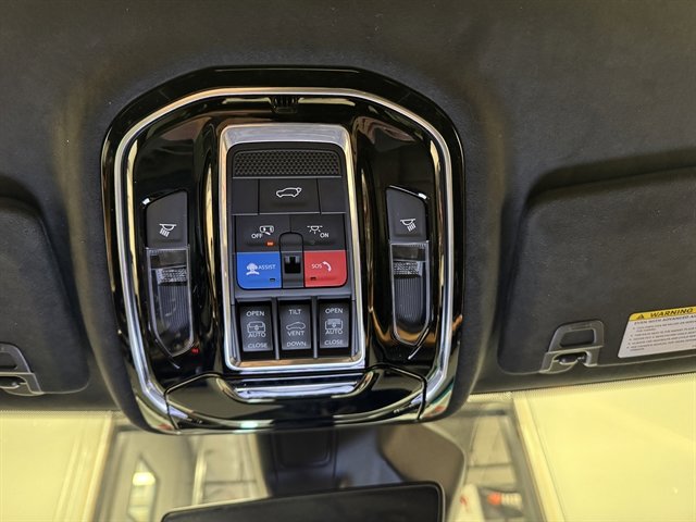 Used 2022 Jeep Grand Cherokee Summit AWD/4WD image 29