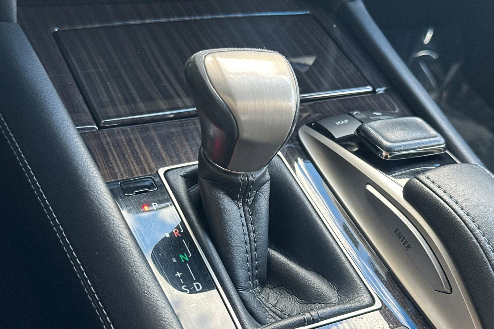 Used 2017 Lexus LS 460 w/ Comfort Package image 21