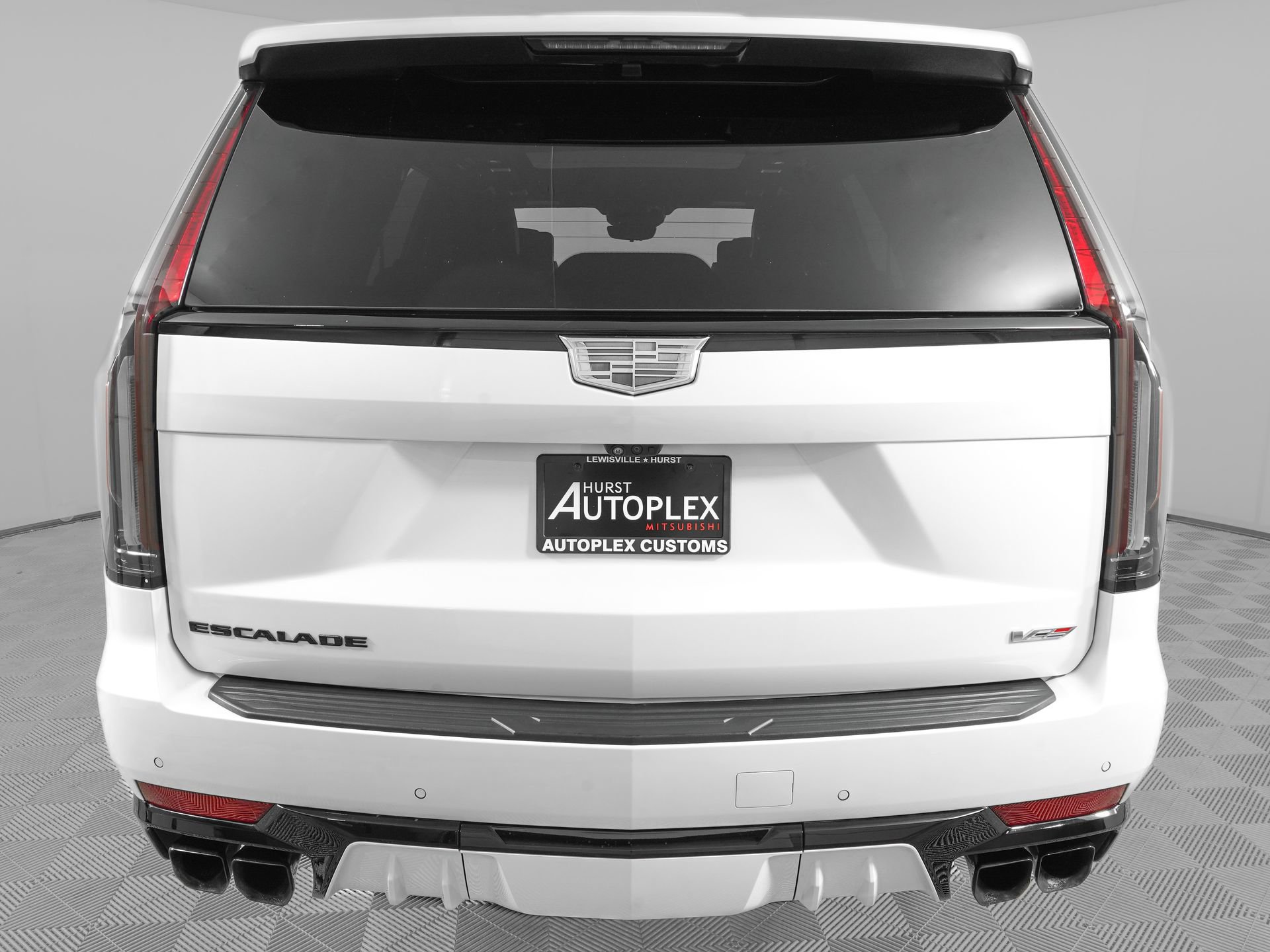 Used 2023 Cadillac Escalade V w/ LPO, ONYX Package AWD/4WD image 5