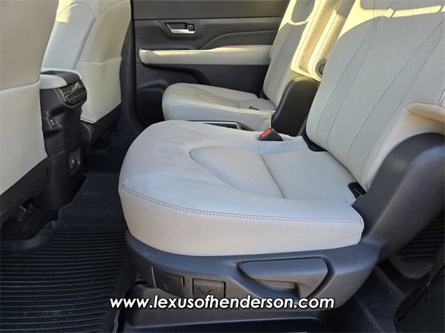 Used 2024 Toyota Grand Highlander Platinum image 12