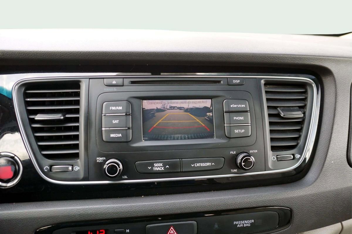 Used 2015 Kia Sedona EX FWD image 29