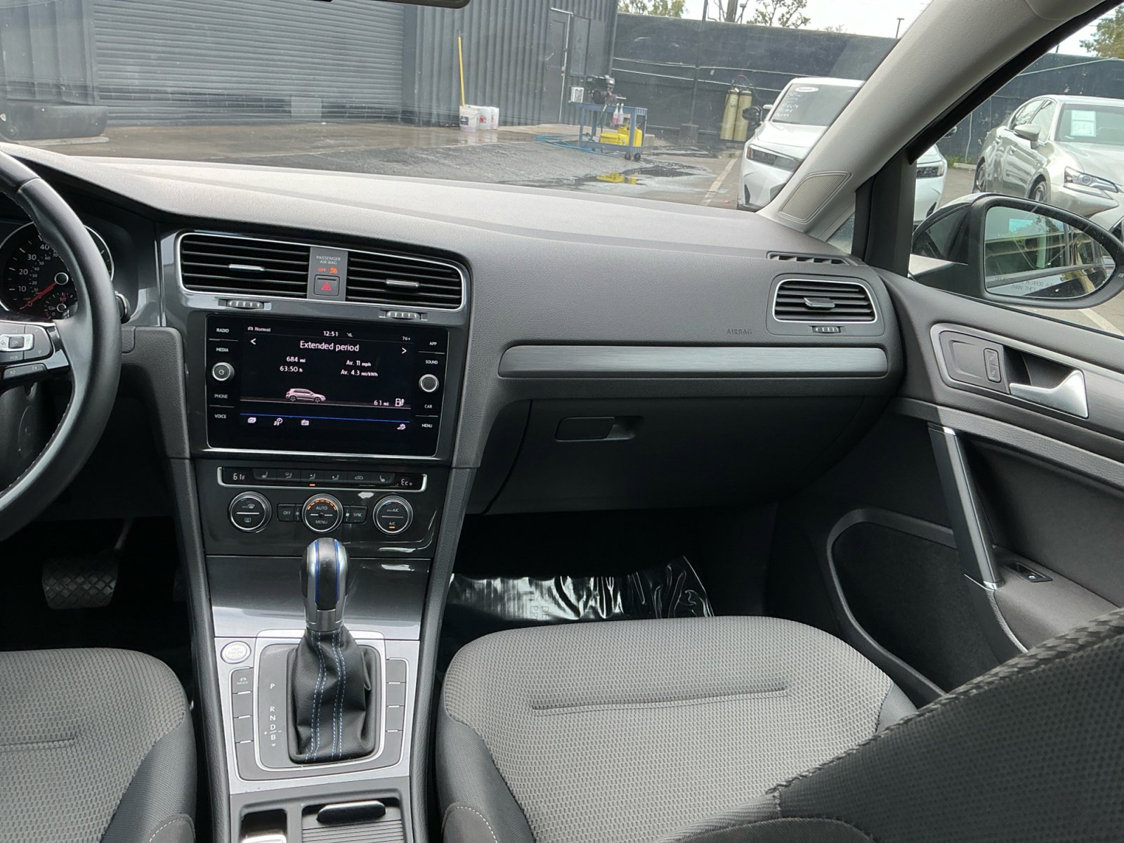 Used 2019 Volkswagen e-Golf SE w/ Driver Assistance Package image 16