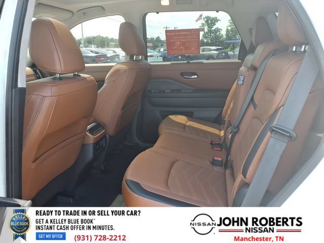 Used 2024 Nissan Pathfinder Platinum w/ Cargo Package AWD/4WD image 9