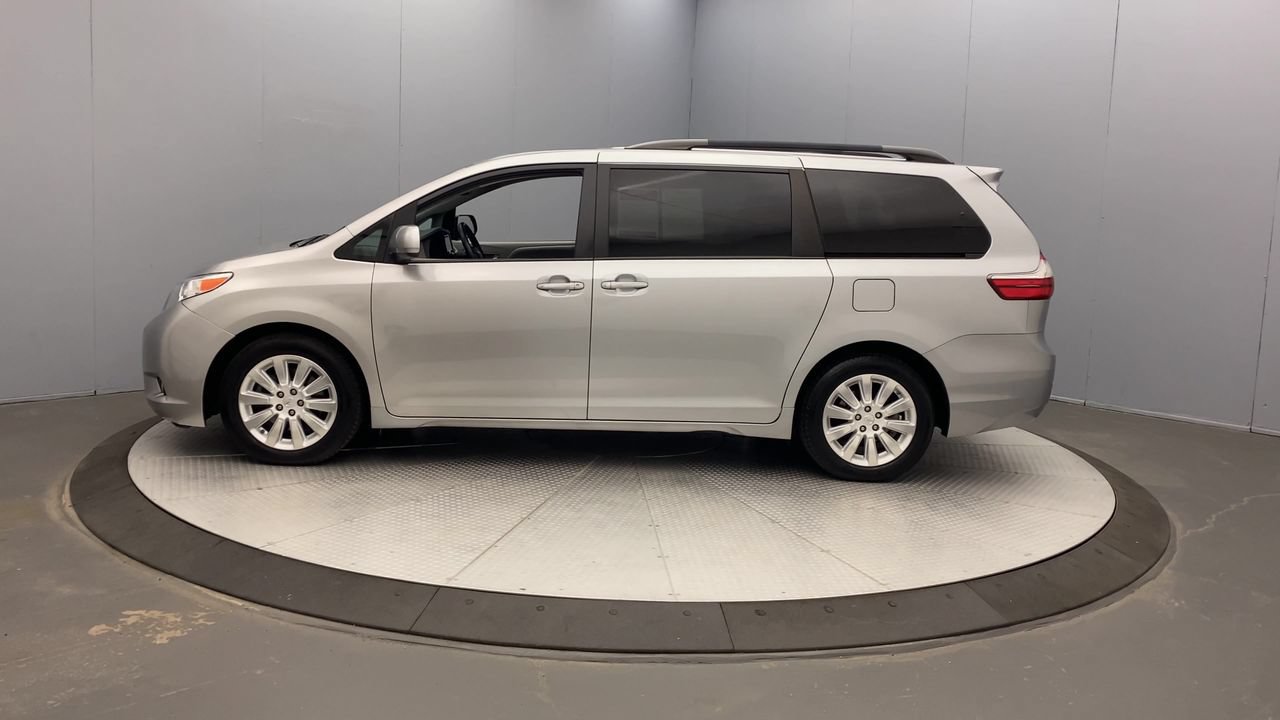 Used 2015 Toyota Sienna XLE w/ XLE Navigation Package AWD/4WD image 2