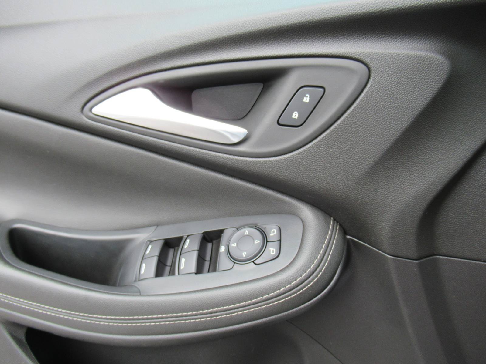 Used 2025 Buick Encore GX Preferred FWD image 21