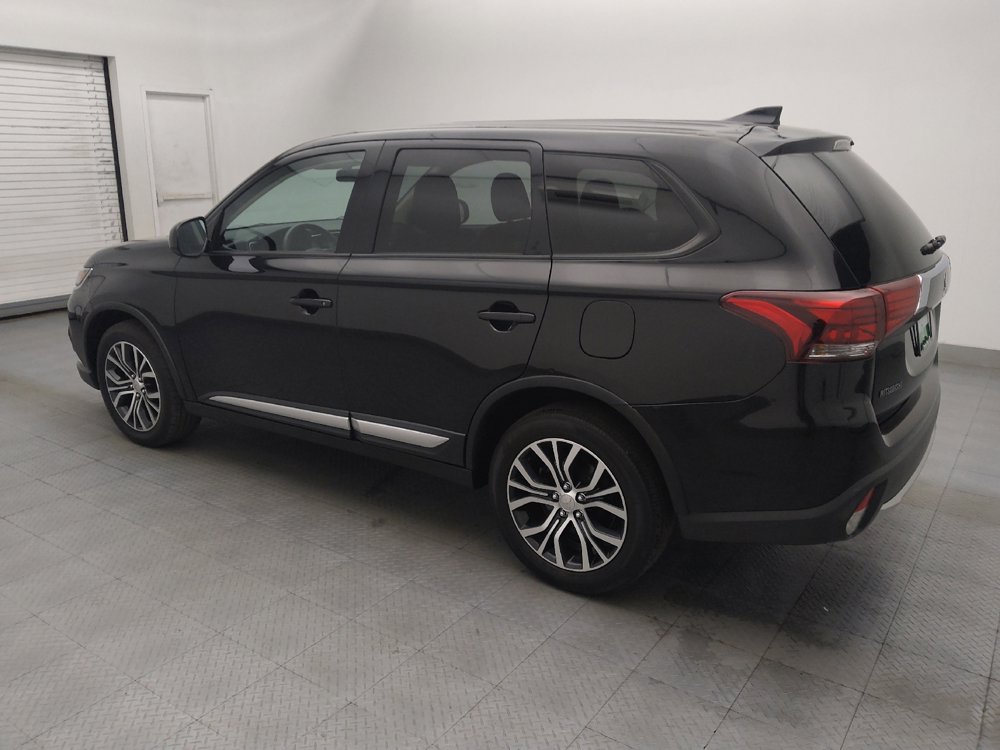 Used 2018 Mitsubishi Outlander ES image 3