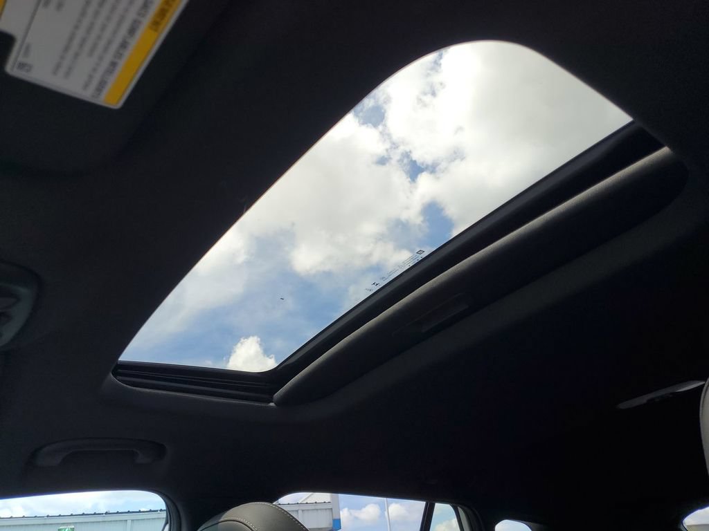 New 2026 Chevrolet Trax RS w/ Sunroof Package FWD image 18