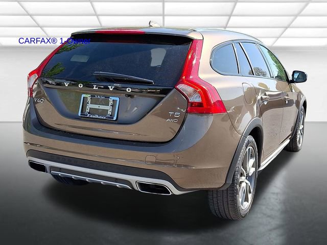 Used 2017 Volvo V60 T5 Cross Country AWD/4WD image 7