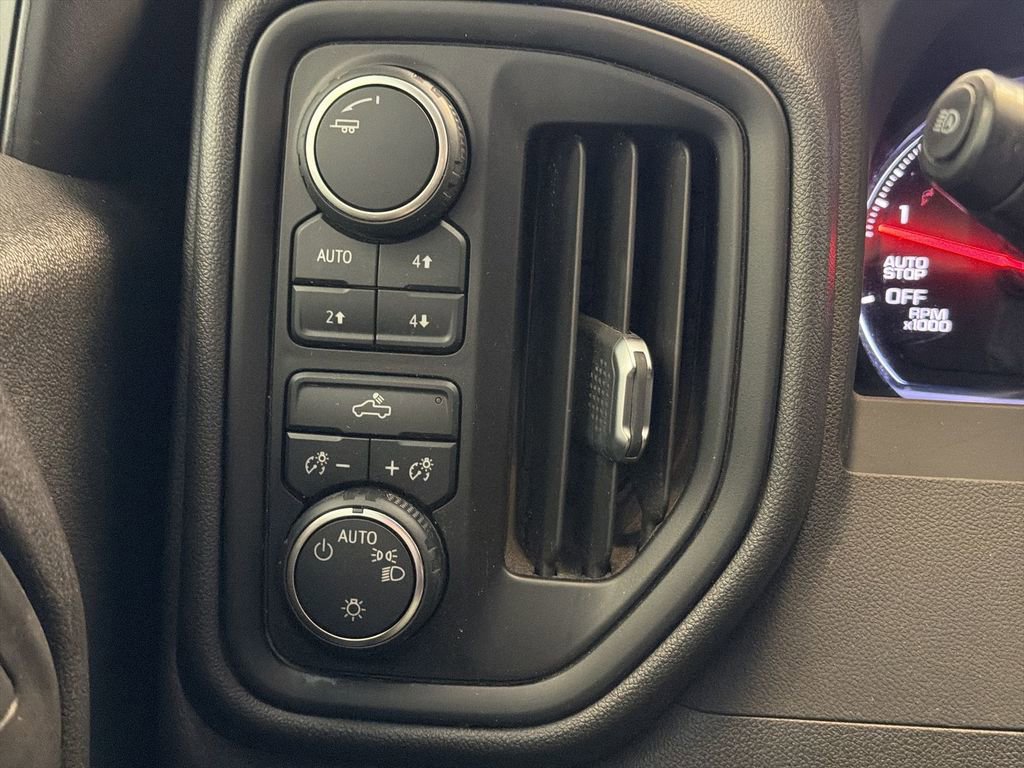 Used 2022 Chevrolet Silverado 1500 Custom Trail Boss AWD/4WD image 18