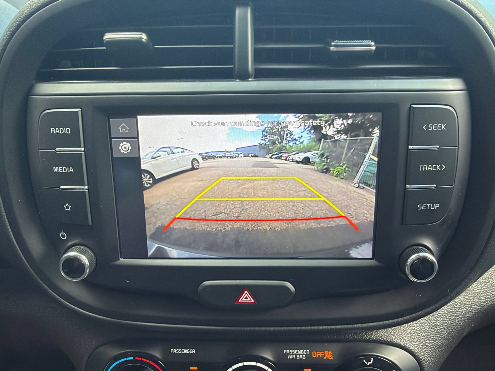 Used 2025 Kia Soul LX w/ LX Technology Package FWD image 22
