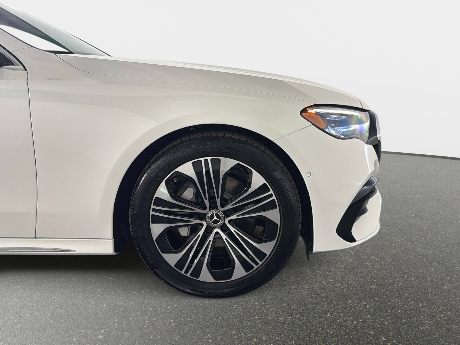 Used 2025 Mercedes-Benz E 350 Sedan image 21