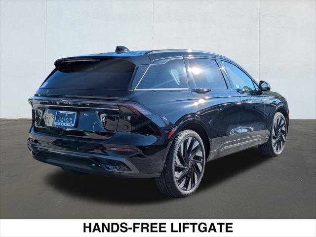 New 2026 Lincoln Nautilus Reserve w/ Jet Appearance Package AWD/4WD image 2
