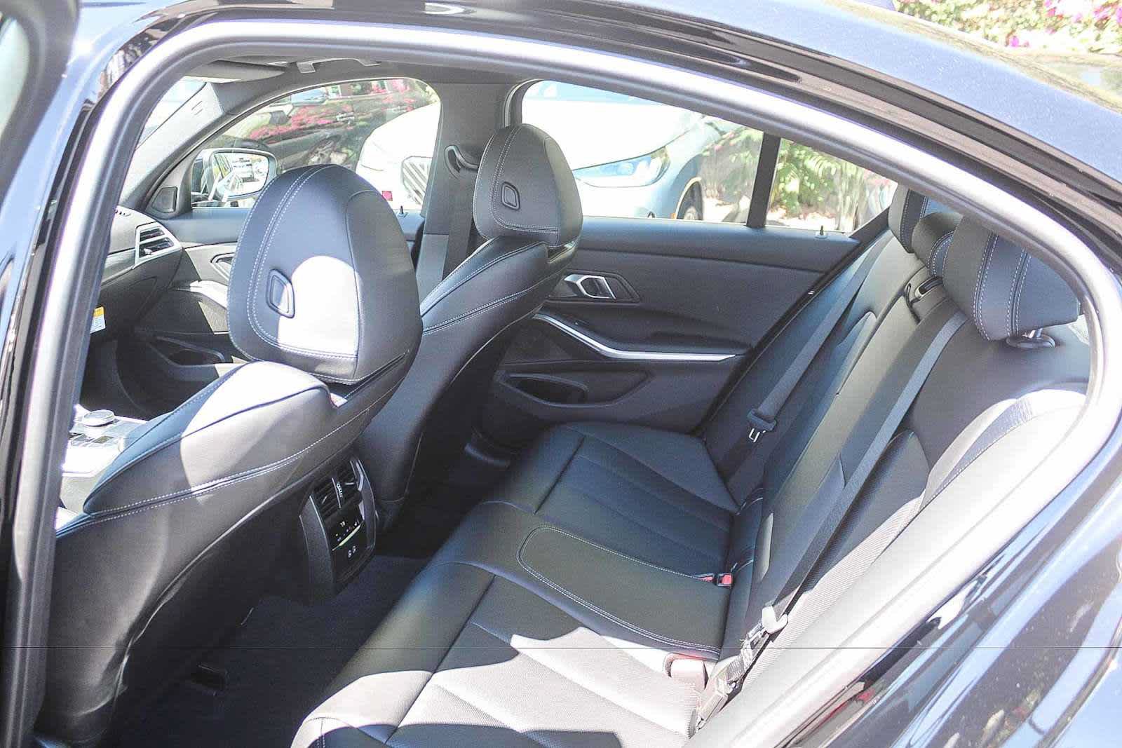 Used 2026 BMW 330i Sedan w/ Convenience Package RWD image 17