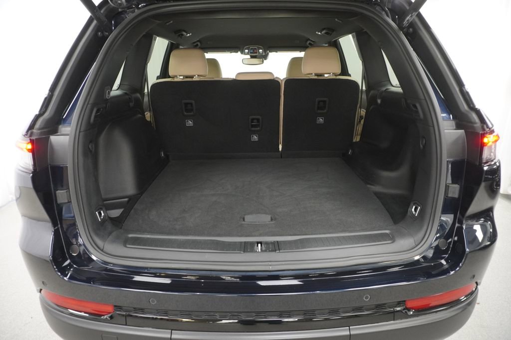 Certified 2024 Jeep Grand Cherokee Limited w/ Black Appearance Package image 44