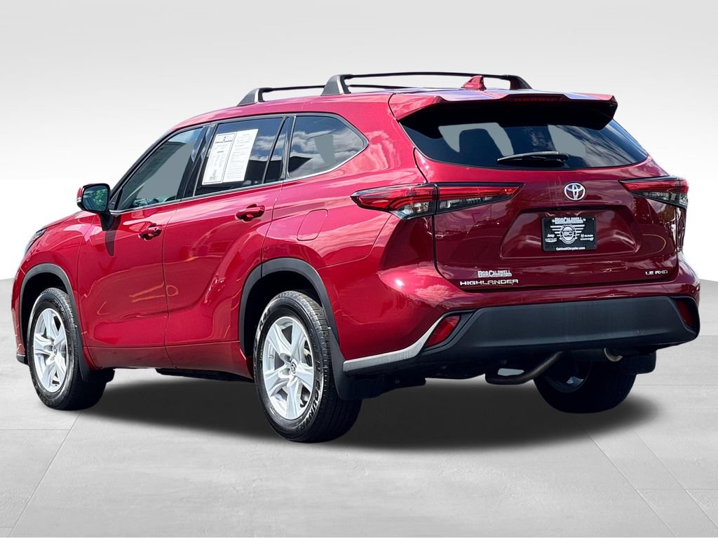 Used 2020 Toyota Highlander LE AWD/4WD image 5